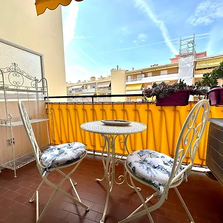 Lejlighed Cosy 2 Pieces Au Calme Avec Balcon Dans Le Centre