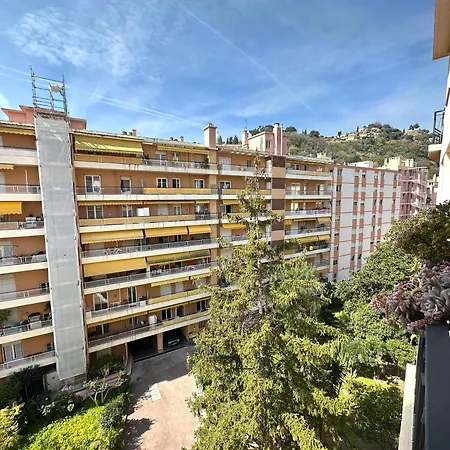 Cosy 2 Pieces Au Calme Avec Balcon Dans Le Centre Menton