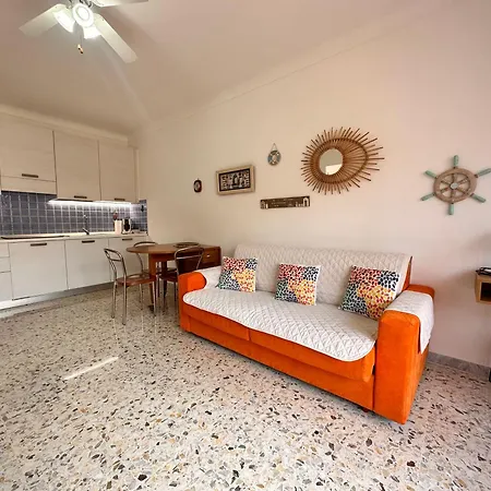 Cosy 2 Pieces Au Calme Avec Balcon Dans Le Centre * Menton