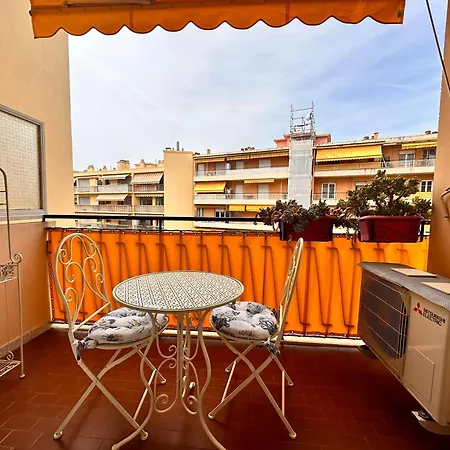 Cosy 2 Pieces Au Calme Avec Balcon Dans Le Centre Lejlighed